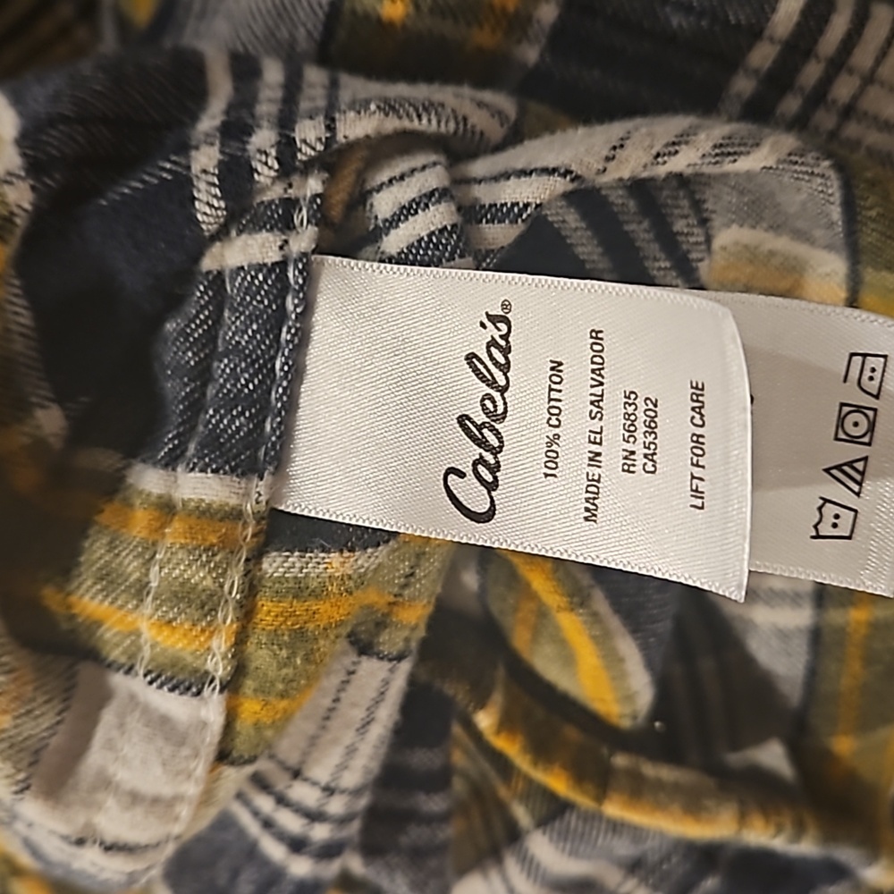 Cabela's mens XL flannel - Picture 5 of 5